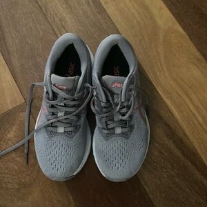 Asics Gel Running Shoes - Size 7.5 - Excellent Condition